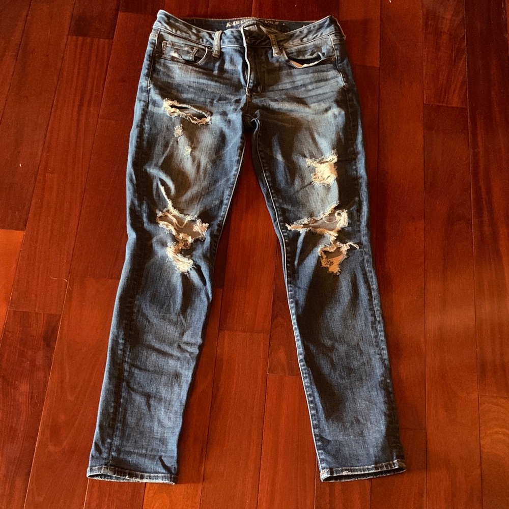 American Eagle Distressed Blue Jeans
